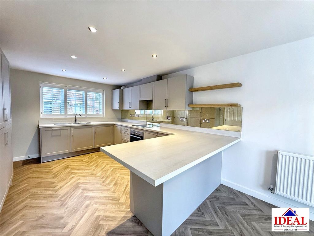 Property photo 2 of 13 Image00008 (4).Jpg