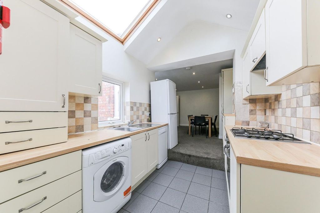 Property photo 2 of 13 Kitchen