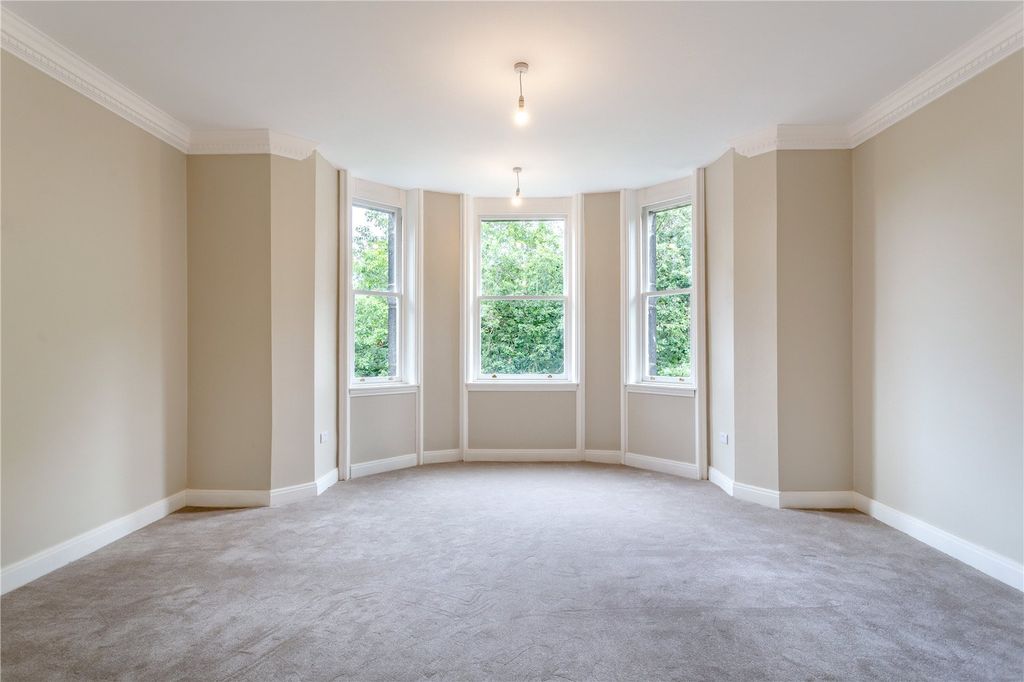 Property photo 3 of 11 Living Room