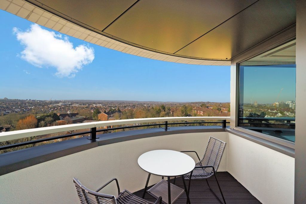 Property photo 2 of 29