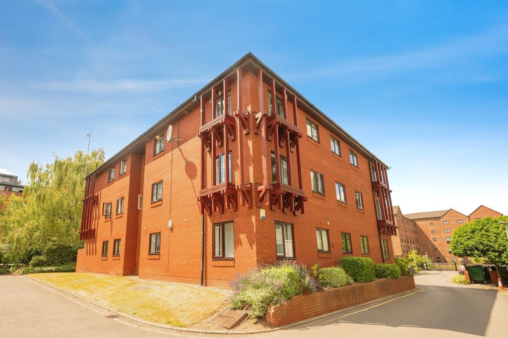 Property photo 1 of 11