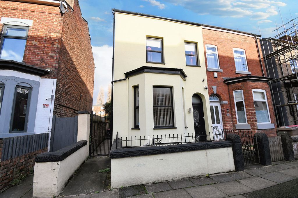 Property photo 2 of 17