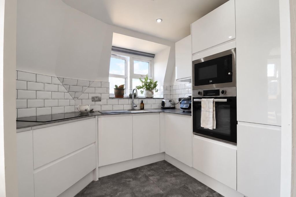 Property photo 3 of 19 Kitchen.Png