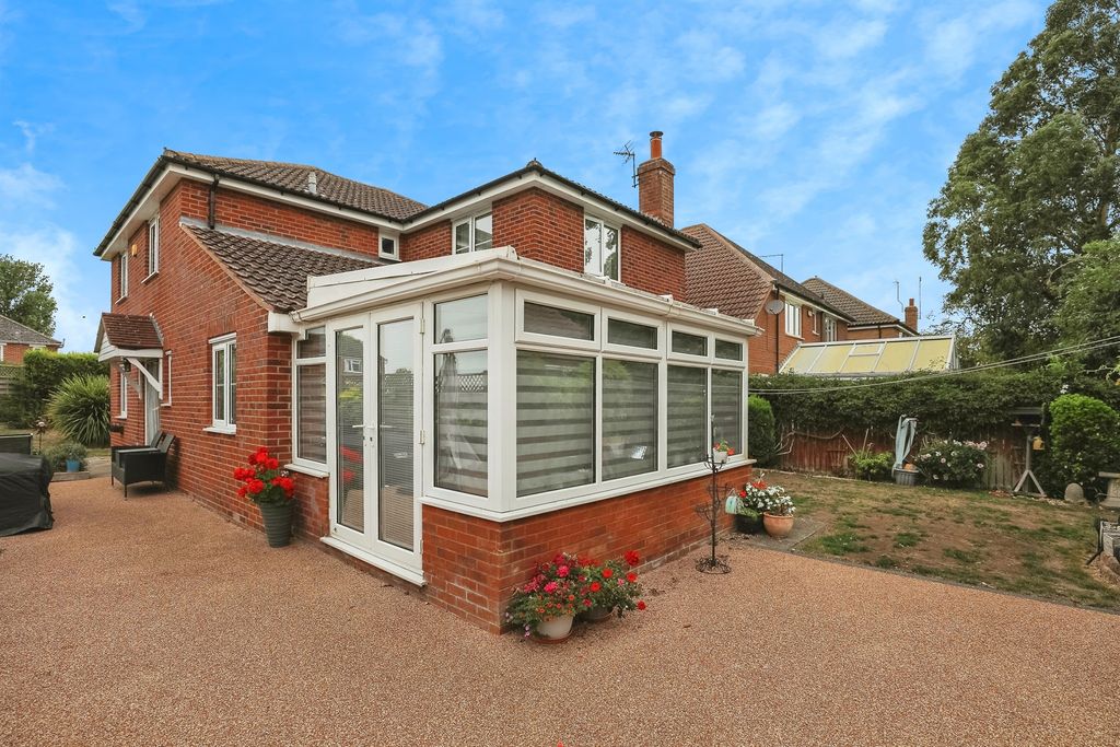 Property photo 1 of 16