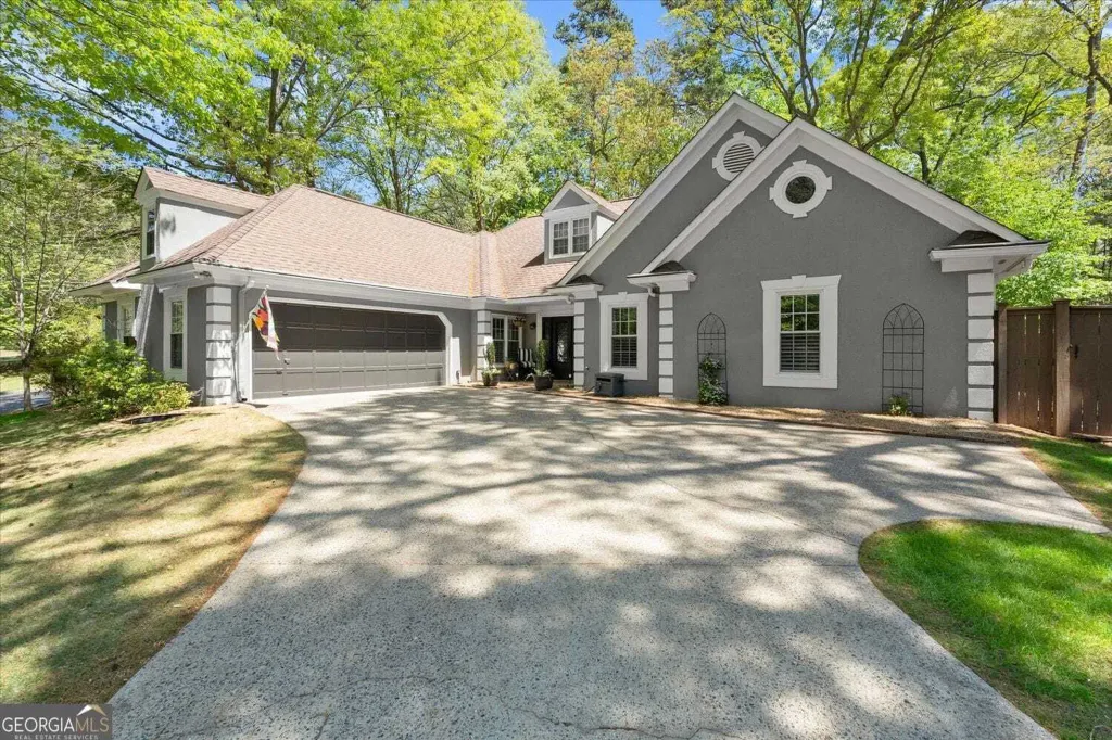 Property photo 1 of 30