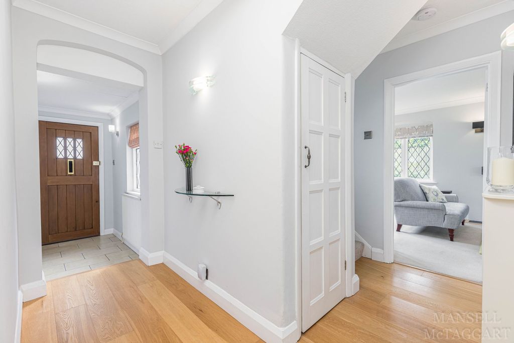 Additional image 16 of 4 bed detached house for saleMount Close, Crawley RH10