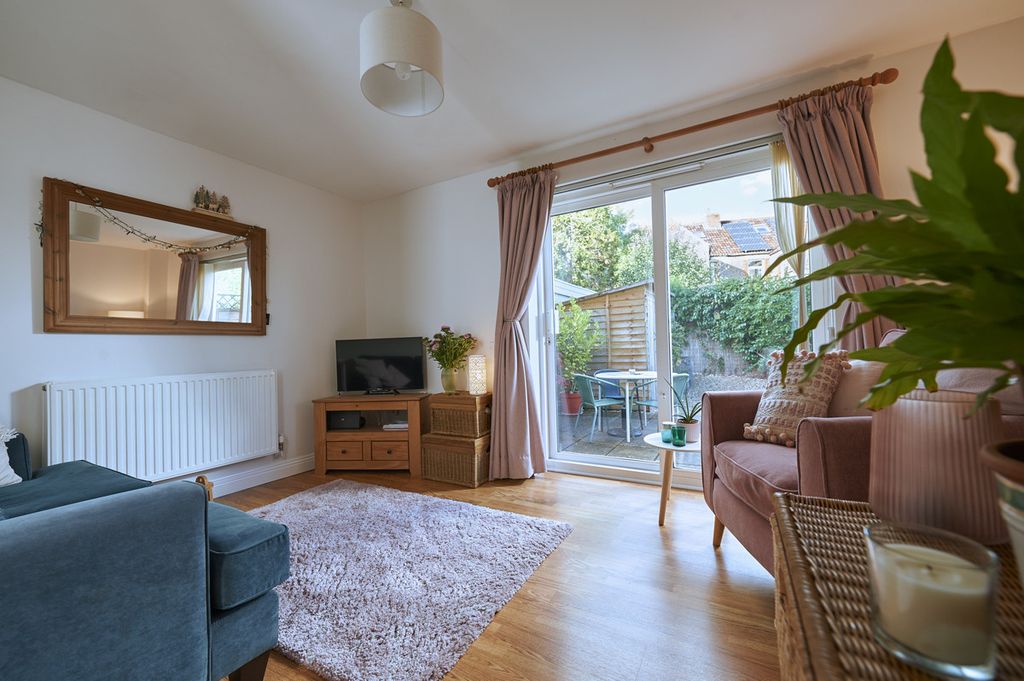 Property photo 3 of 10