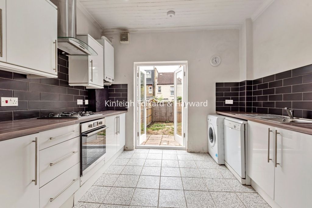 Property photo 2 of 16 Af8905d4-ce5B-4Fd0-9