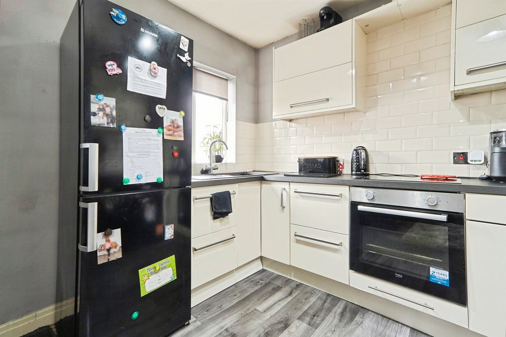 Additional image 11 of 2 bed flat for saleHollings Street, Bingley BD16