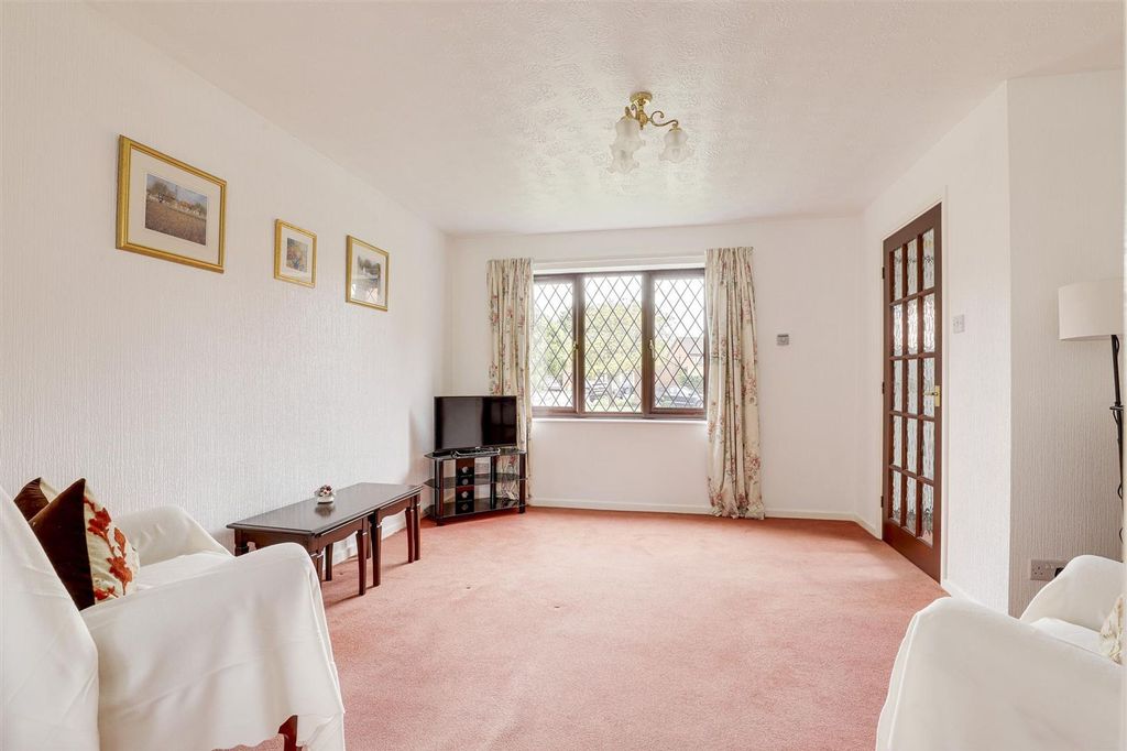 Property photo 2 of 20