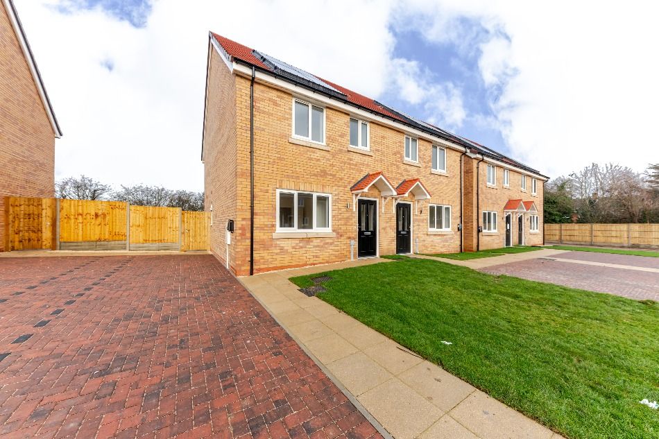 Property photo 1 of 12