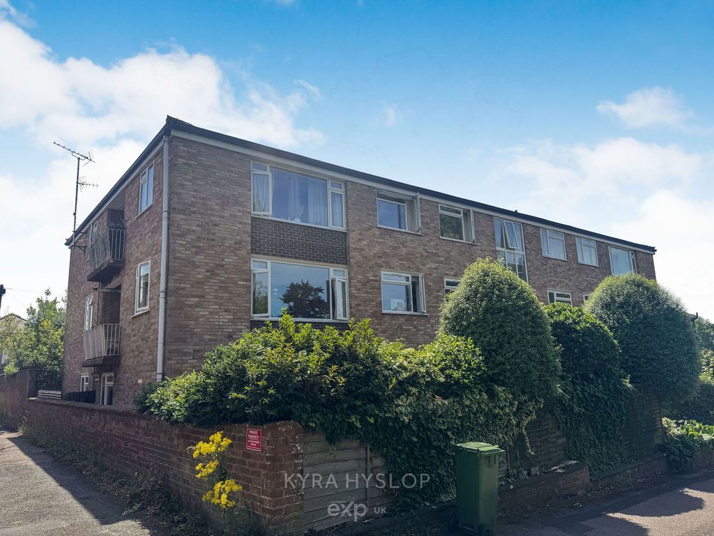 Property photo 2 of 16