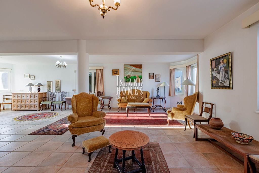 Property photo 3 of 48