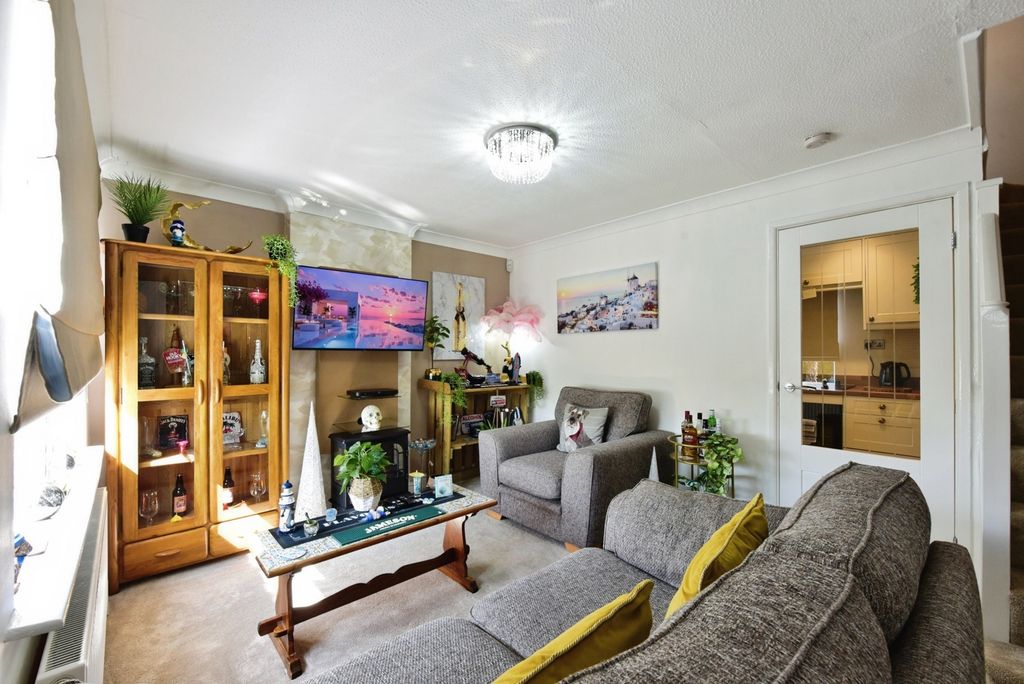 Property photo 3 of 17 Pbox-Img.Jpg