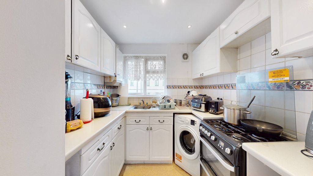 Property photo 3 of 9 4863953