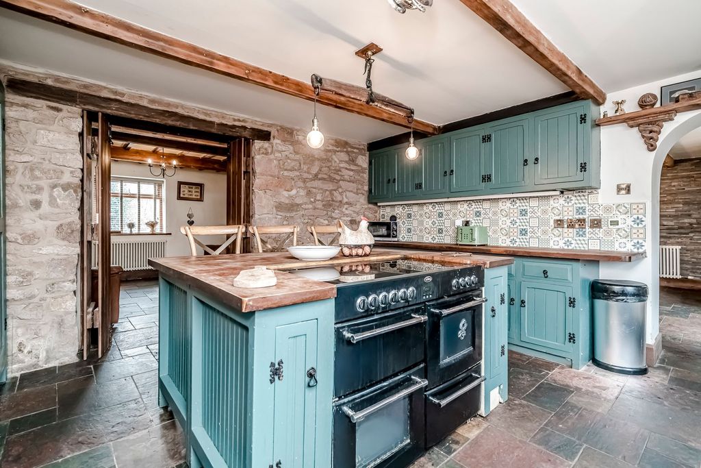 Property photo 3 of 50