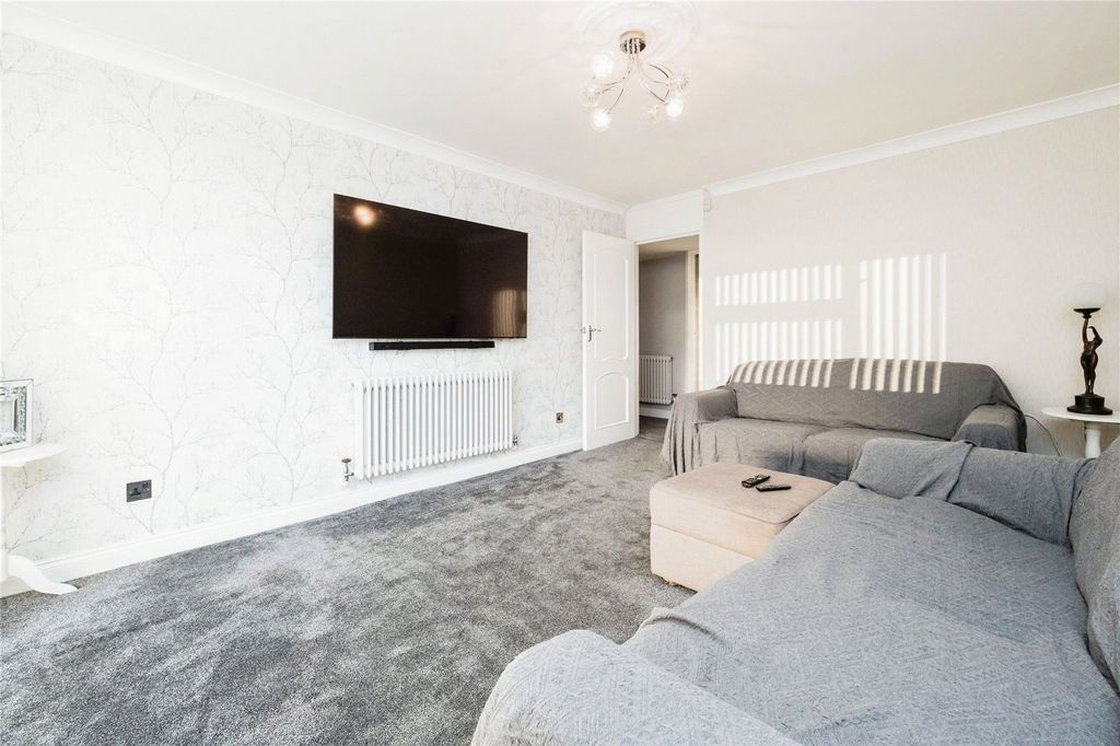 Property photo 3 of 16 Picture No. 02