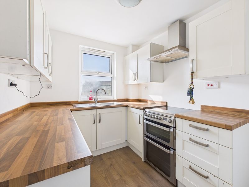 Property photo 2 of 8 Kitchen