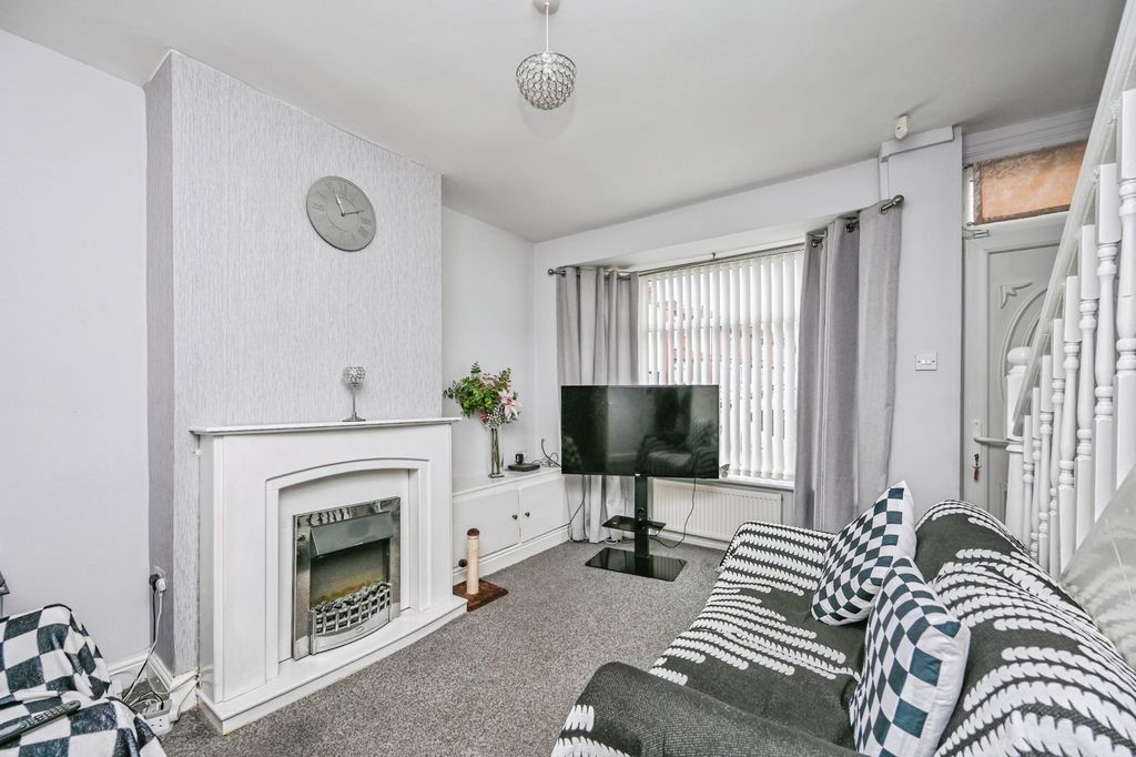 Property photo 3 of 14 Pbox-Img.Jpg