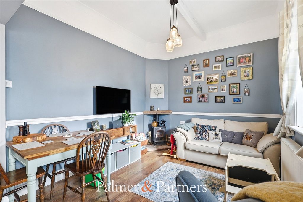 Property photo 3 of 30 Picture No. 02