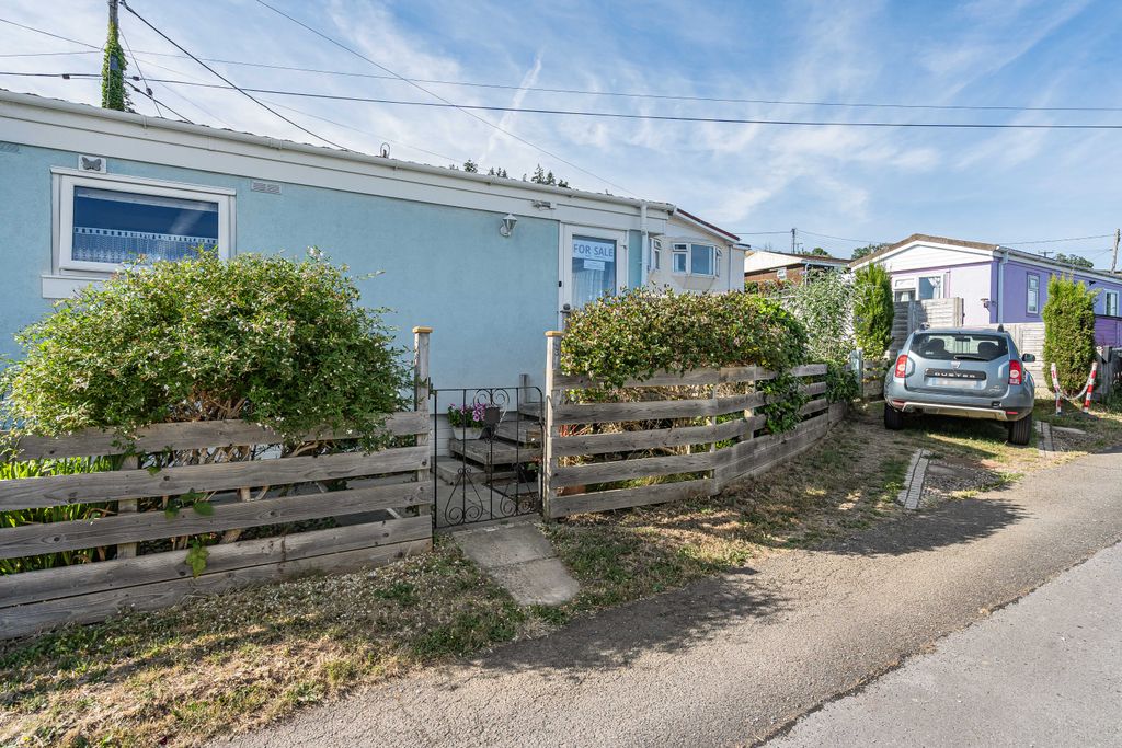 Property photo 2 of 24