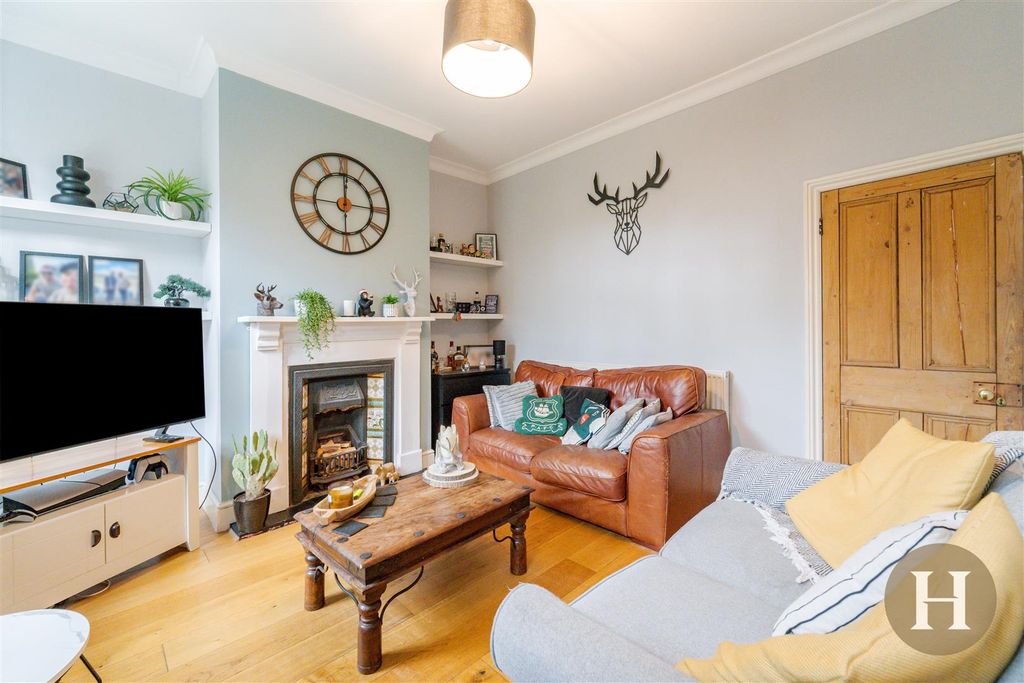 Property photo 2 of 21 Hadleigh Estate Agents-1.Jpg