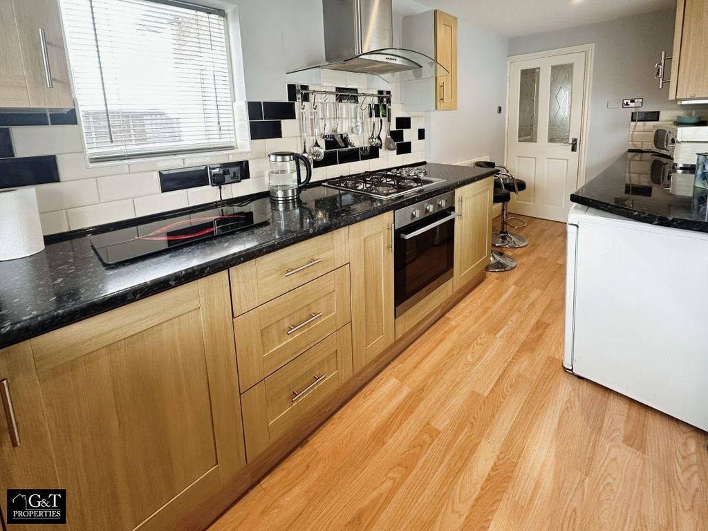 Property photo 1 of 18 Kitchen