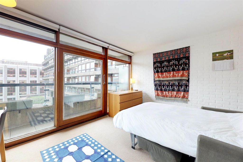 Property photo 3 of 10 Breton-House-Barbican-09062018_101721.Jpg
