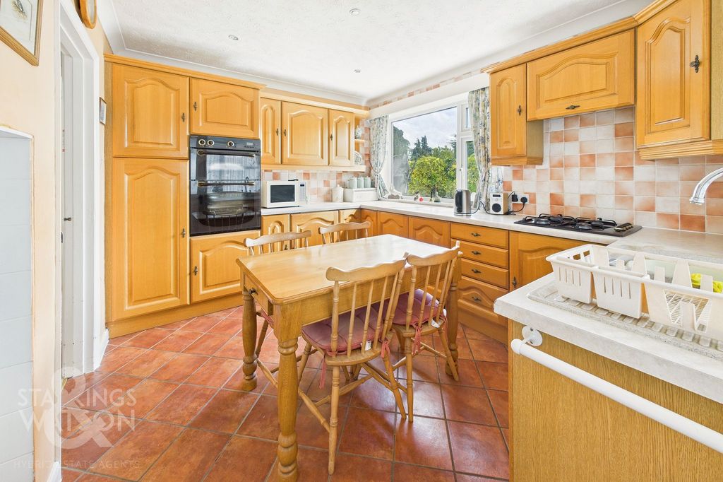Property photo 2 of 22