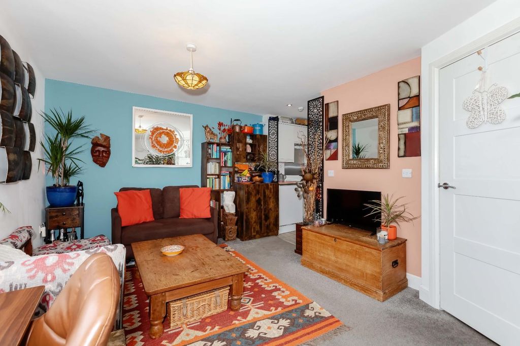 Property photo 3 of 22 Selbourne _7.Jpg