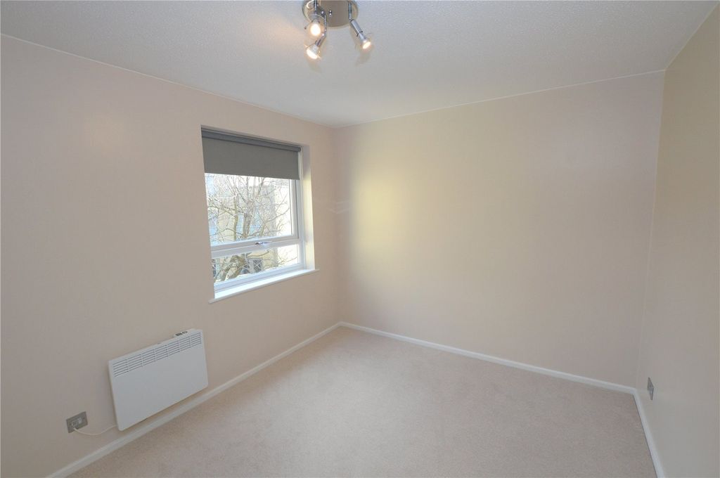 Property photo 3 of 7 Picture No. 12