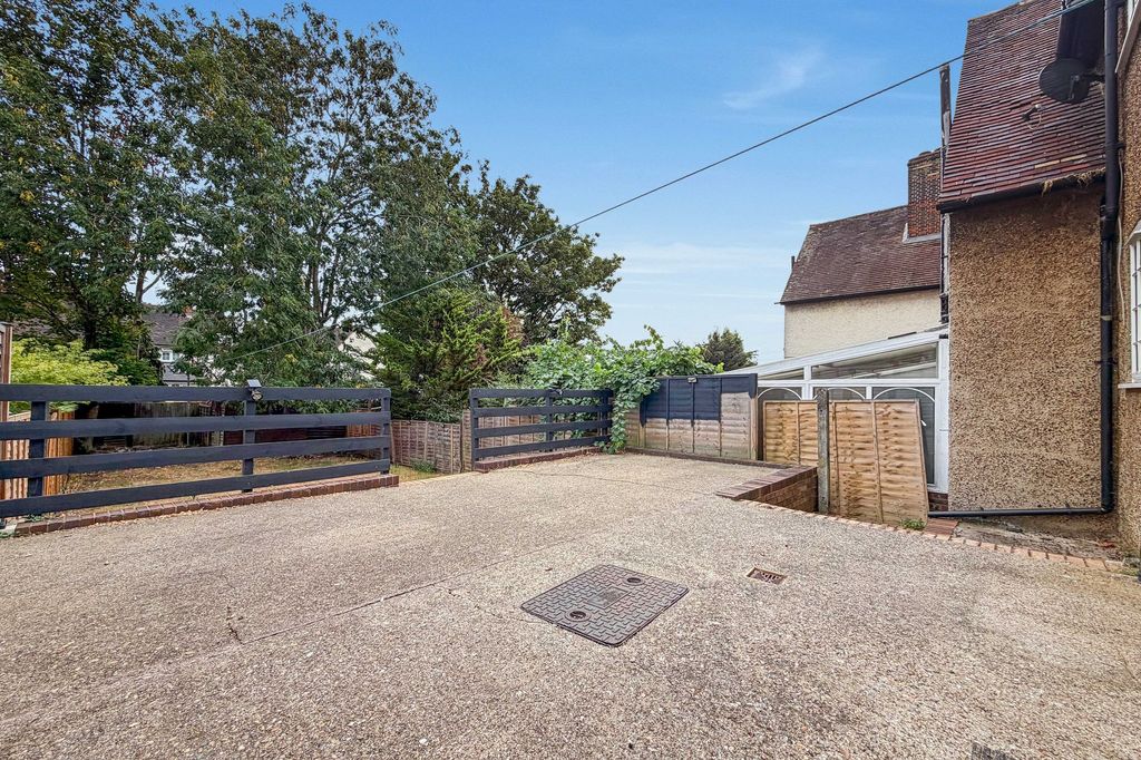 Property photo 2 of 21