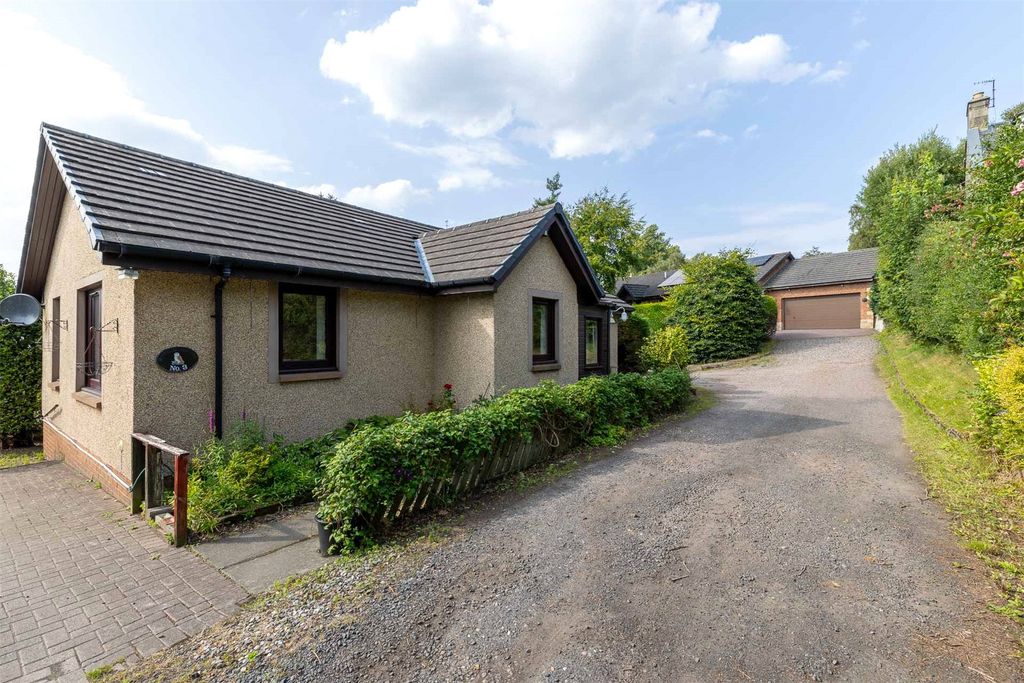 Property photo 1 of 18 Picture No. 02