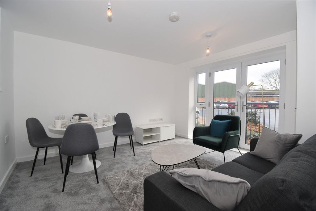 Property photo 2 of 9