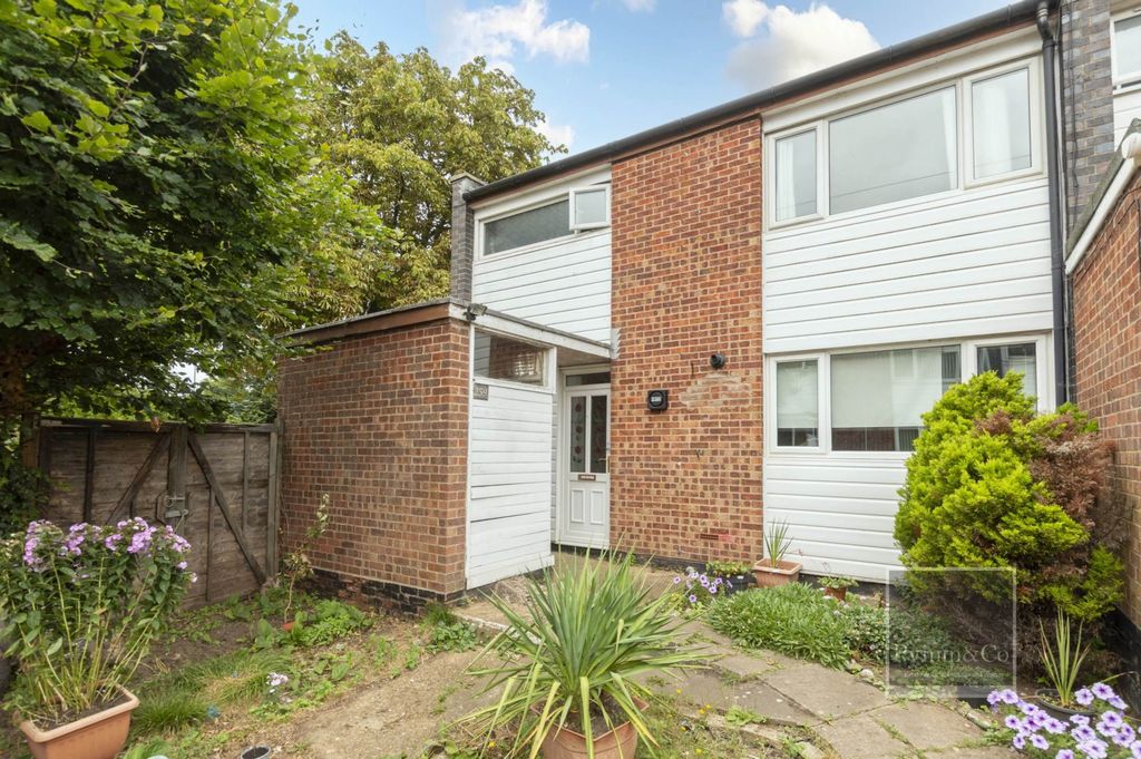 Property photo 1 of 8