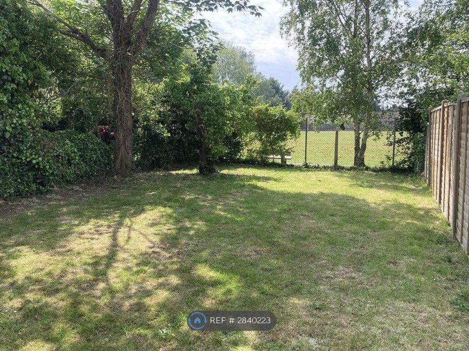 Property photo 2 of 23 Rear South Facing Garden
