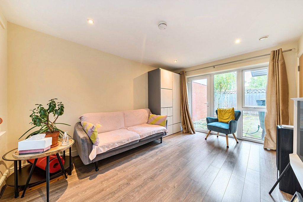 Property photo 2 of 14 Picture No. 25