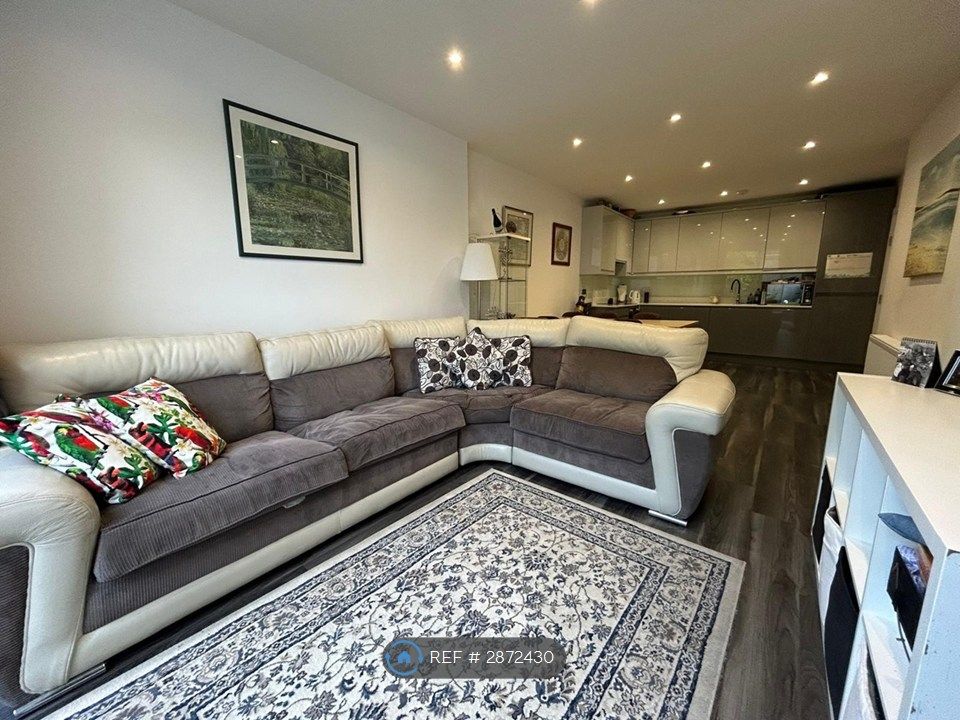 Property photo 2 of 12 Living Room &amp; Kitchen