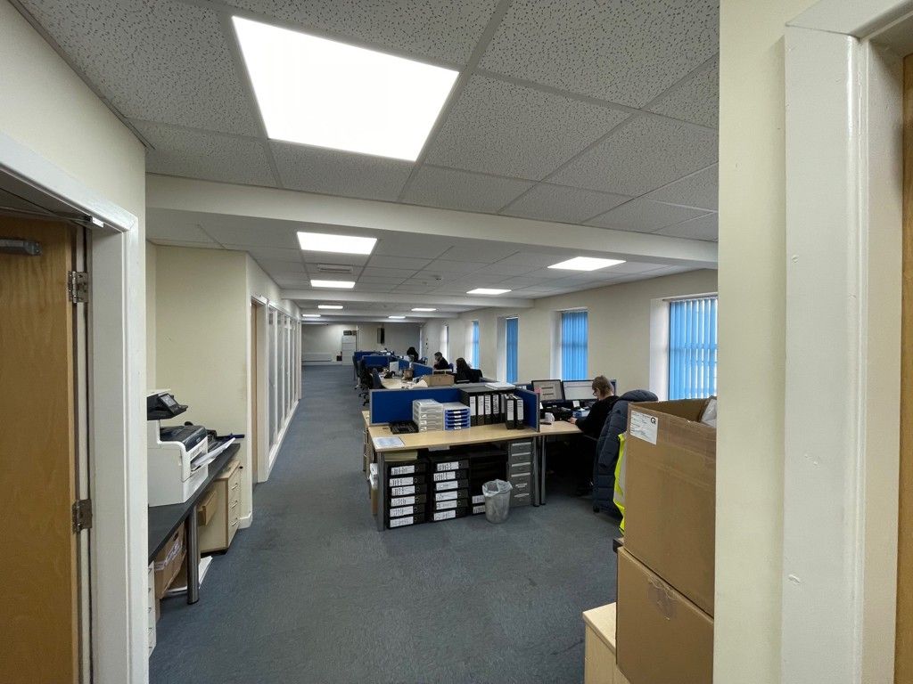 Property photo 3 of 18 Offices