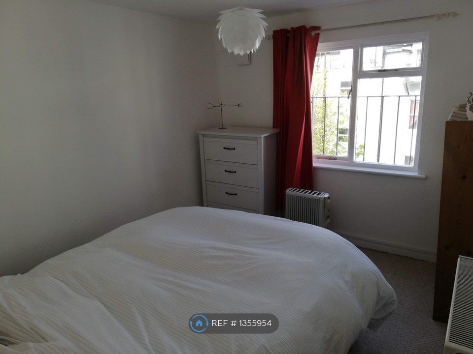 Property photo 2 of 6 2nd Bedroom