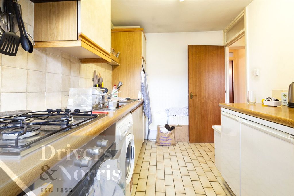 Property photo 3 of 5 Picture No. 12