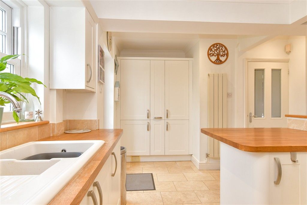 Property photo 3 of 13 Kitchen