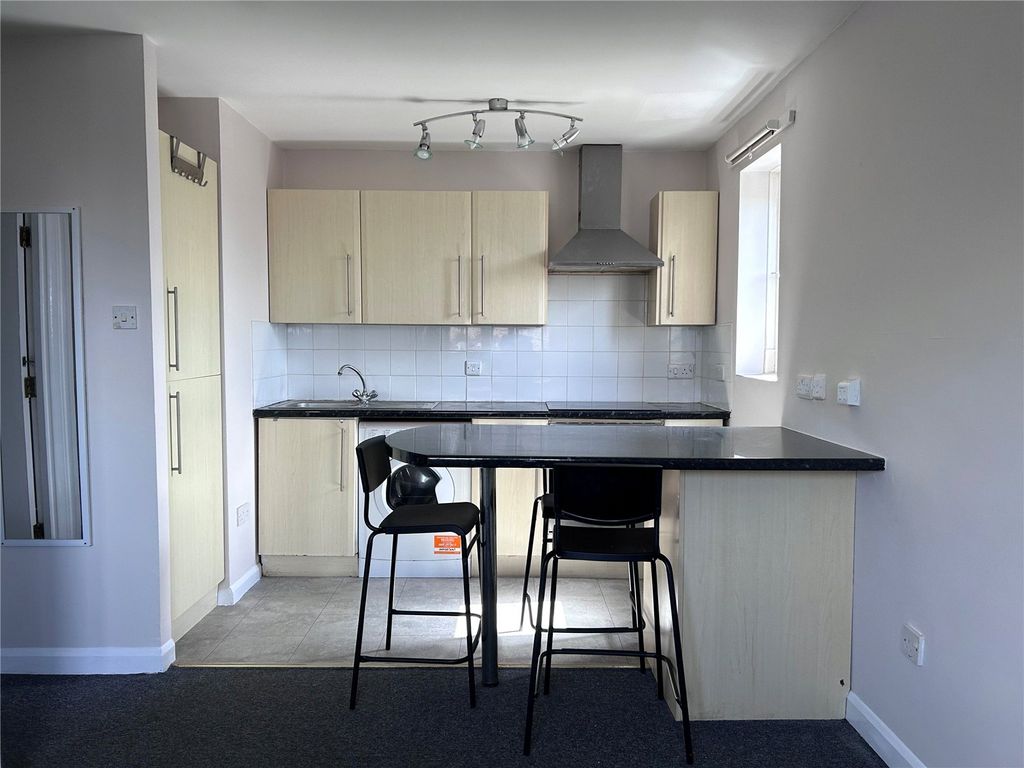 Property photo 2 of 10 Kitchen