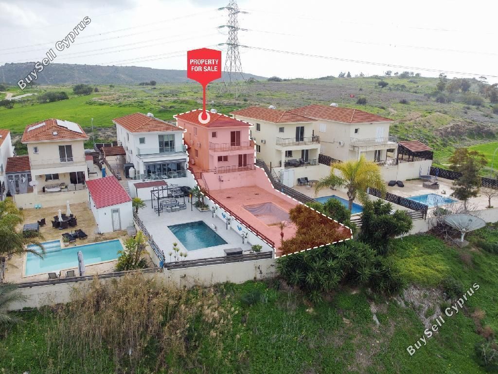 Property photo 1 of 21