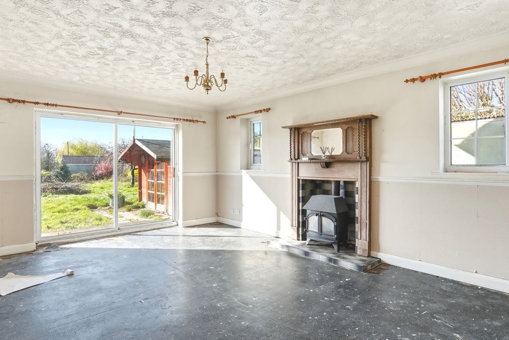 Property photo 2 of 15 Highfieldhouse012