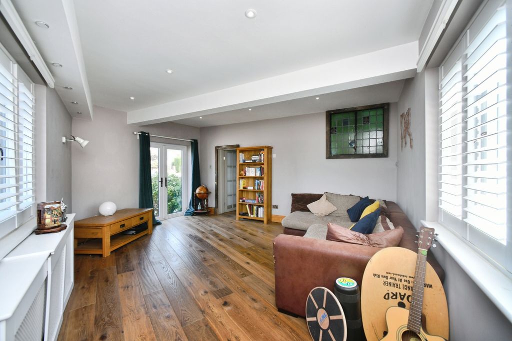 Property photo 3 of 20 Photo #3