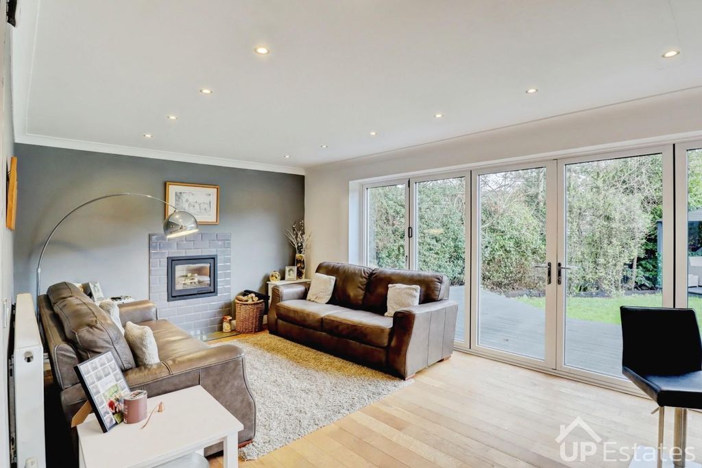 Property photo 3 of 23 Living Room