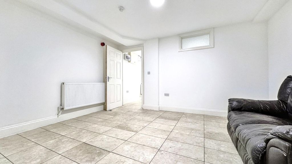 Property photo 2 of 10 2Hvq0Bkvyeu2Fjyelg4Zva