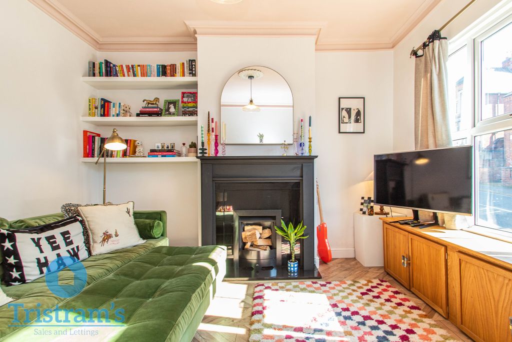 Property photo 3 of 25