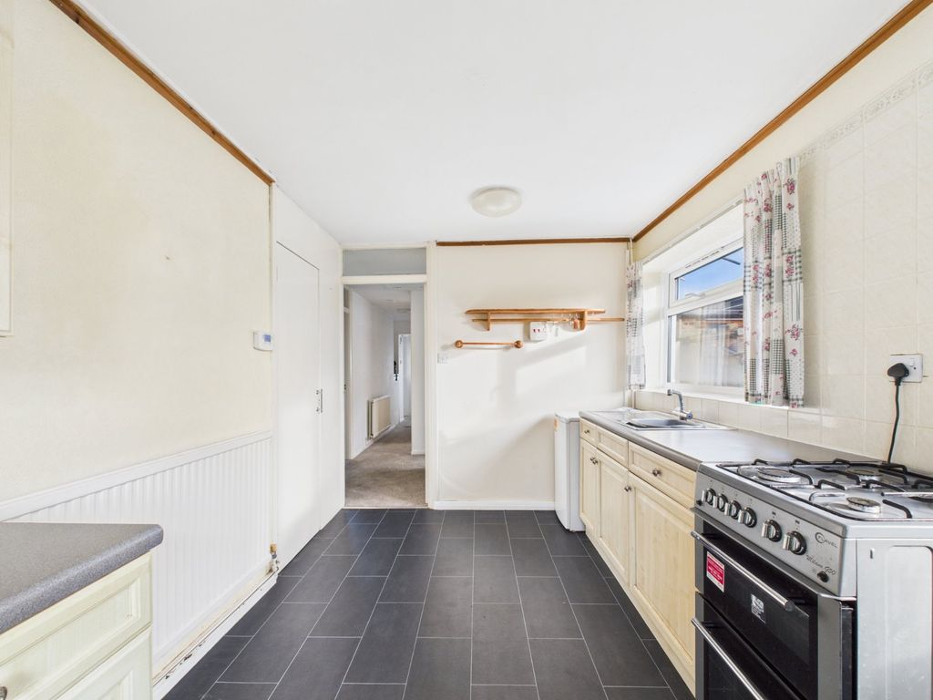Property photo 2 of 14 Kitchen